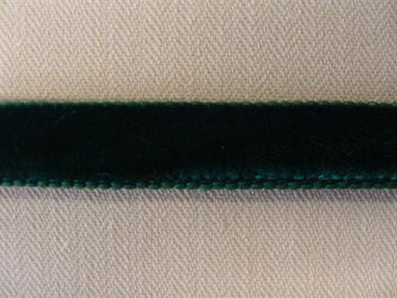 Dobbeltsidet velourbånd, grøn  9mm, 1m