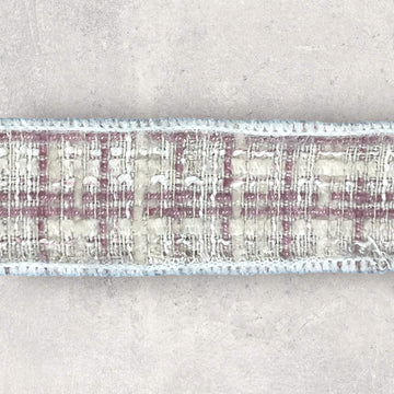 Bouclébånd, hvid kant med sølvnistre og pink tern på hvid bund 25mm, 1m