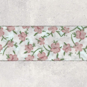 Dobbeltsidet blomsterbånd, lyserød blomster på hvid bund 25mm, 1m