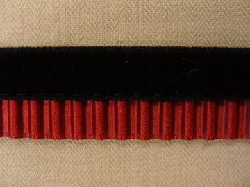 Stropelastik m. flæse, sort/rød, 15mm, 1m