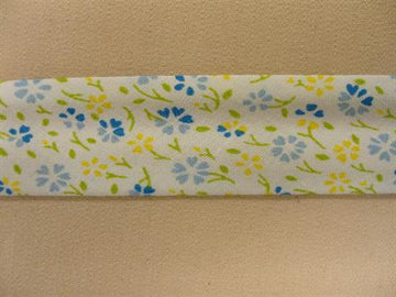 Skråbånd mønstret, hvid med blå og gule blomster, 1m