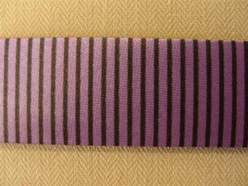 Skråbånd mønstret, pastelviolet m. sorte striber, 1m