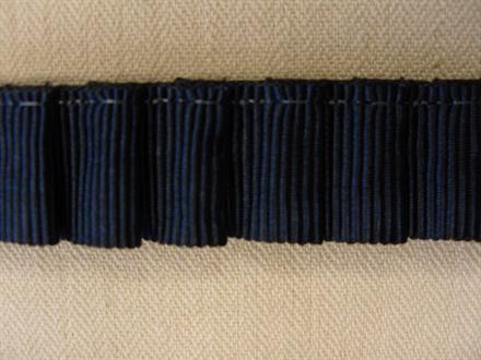 Plisseret grosgrainbånd, marineblå 15mm, 1m