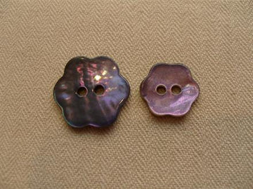 Perlemorsknap blomst 2-huls lys lilla, 15mm
