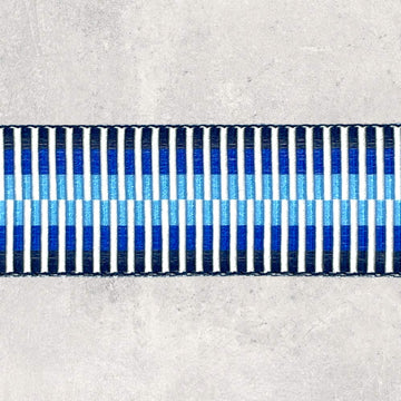 Bånd m. striber i sort, blå, lyseblå og hvid, 1m