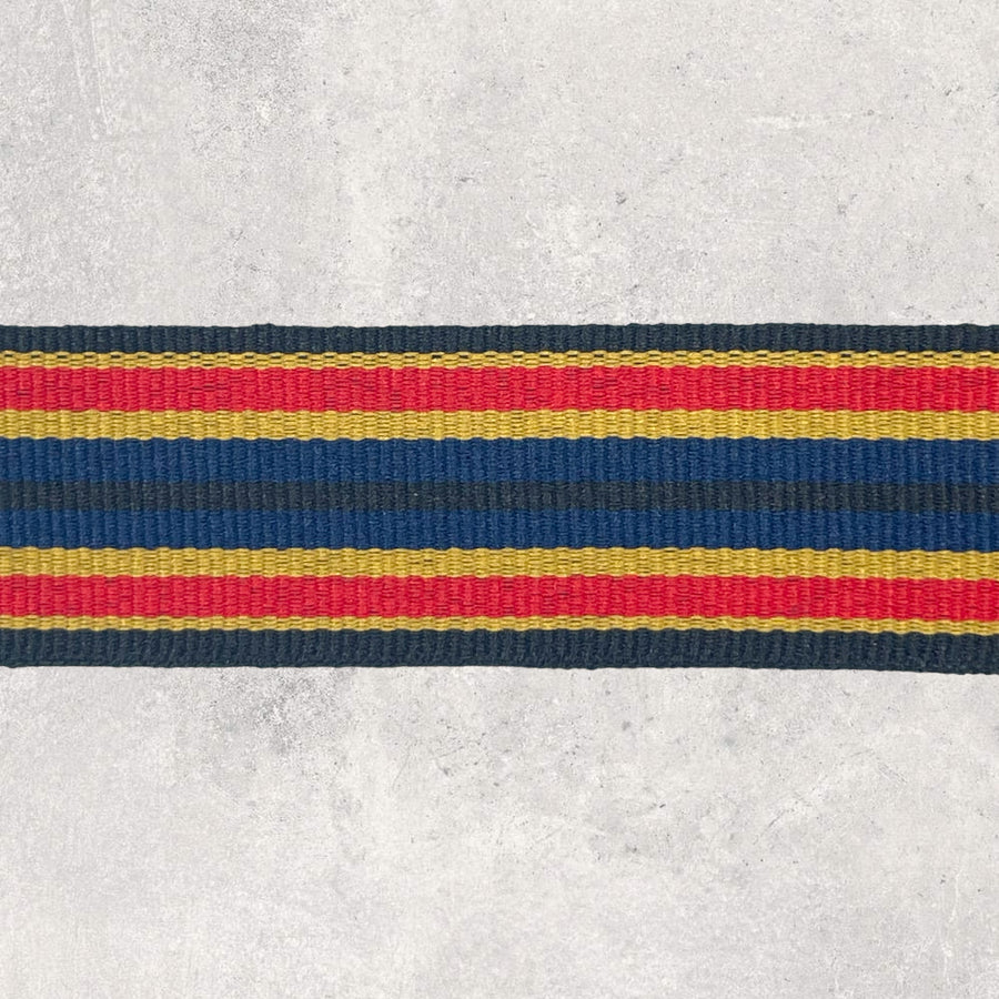 Grosgrainbånd med sort/beige/rød/blå striber 25mm, 1m