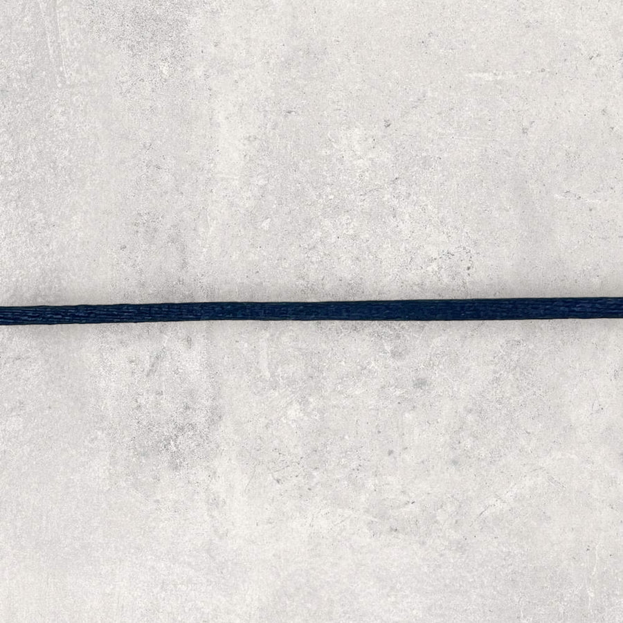 Satinsnor, mørkeblå 2mm, 1m