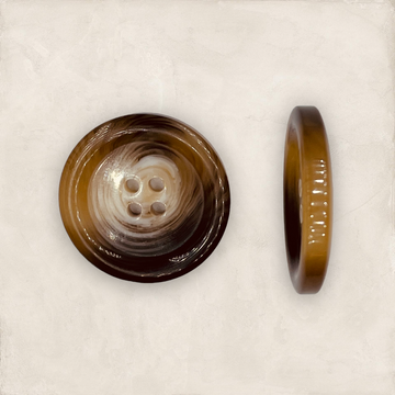 Standardknap, klassisk 4-huls, fremhævet kant, hornlook, 23mm